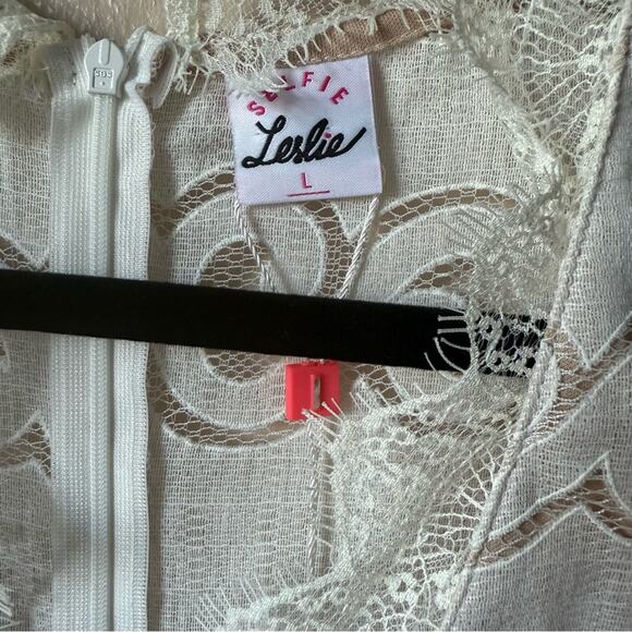 Selfie Leslie Chantily High Low Bell Sleeve Dress NWT Size Large - Picture 5 of 6